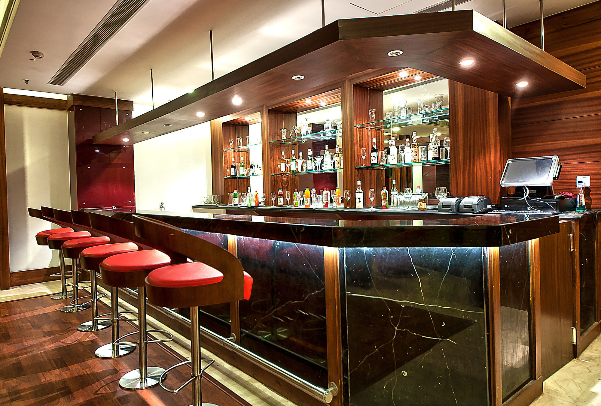 The Golden Plaza Hotel Panchkula Exterior photo