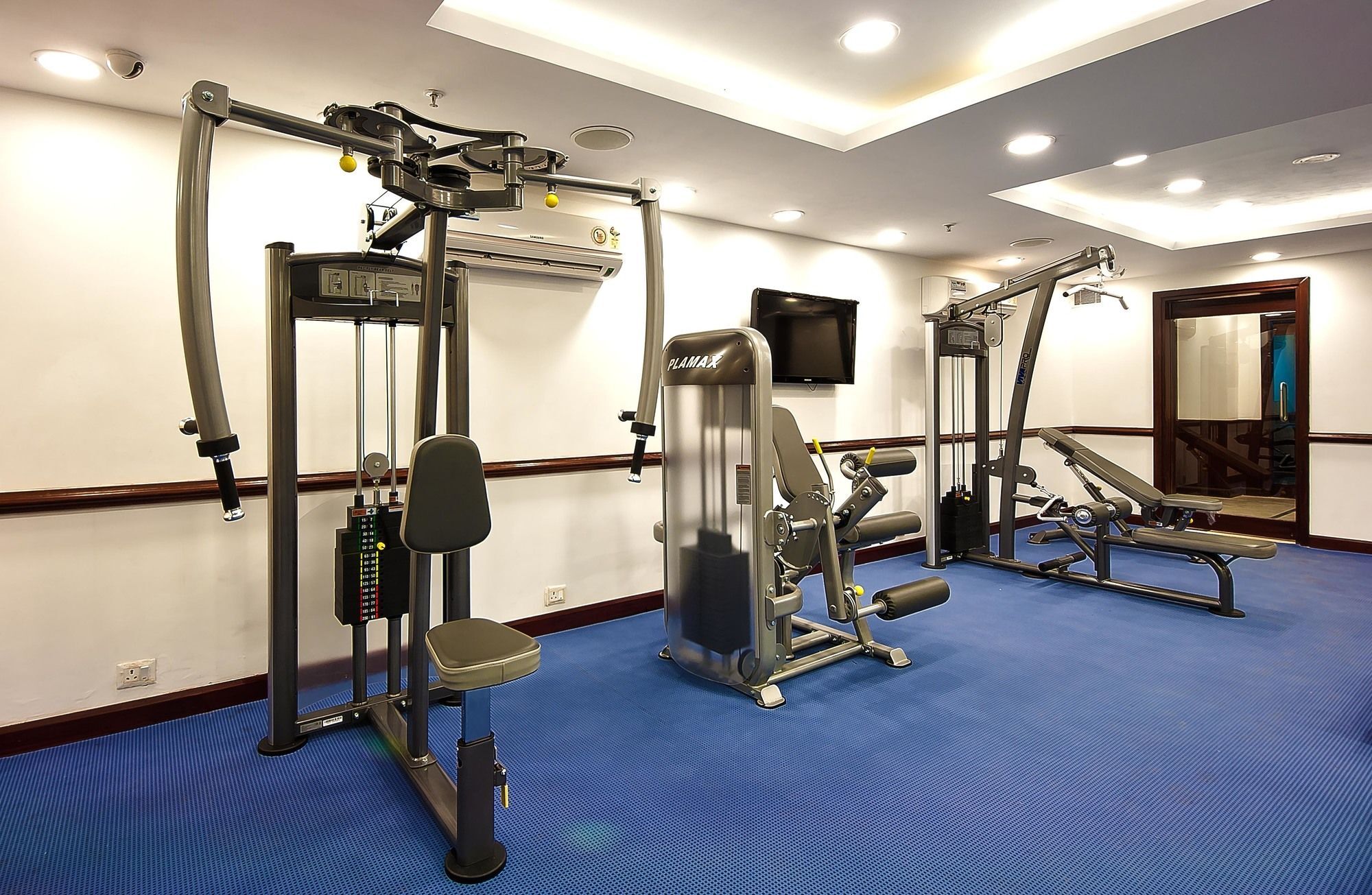The Golden Plaza Hotel Panchkula Exterior photo
